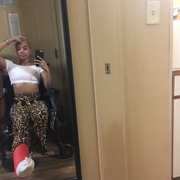 Sequin crop top - Picture 3 of 3